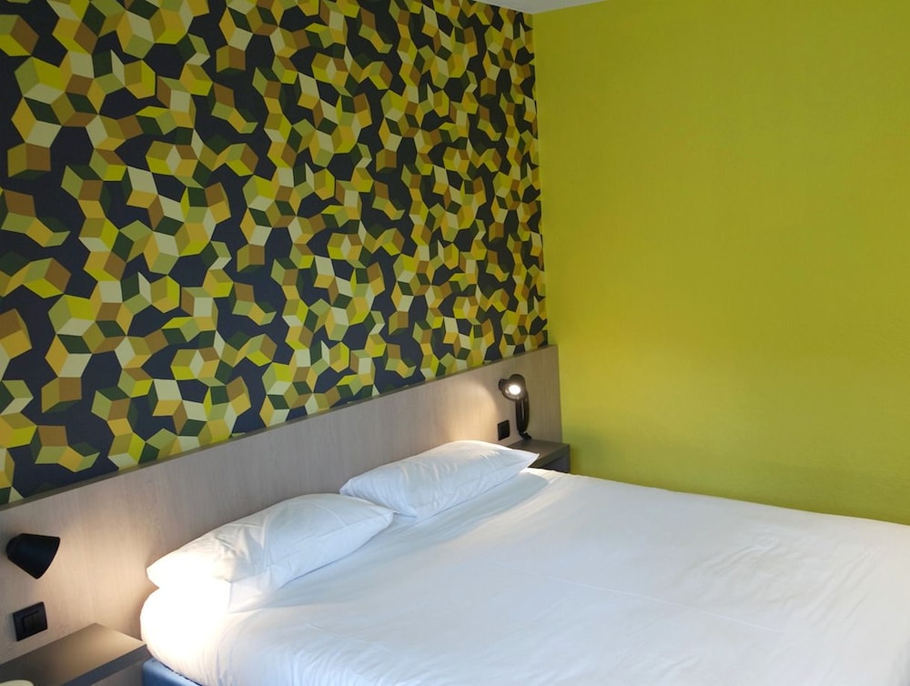 Classic Double Room, 1 Queen Bed - Photo 8