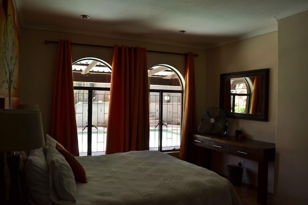 Suite (Summer)