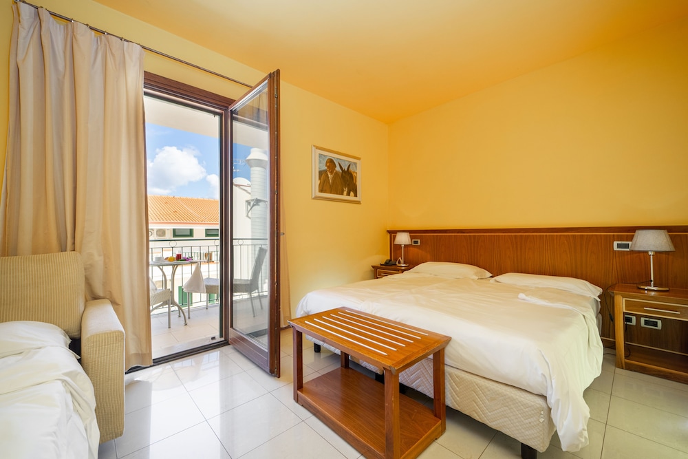 Superior Double Room, Balcony - Photo 1