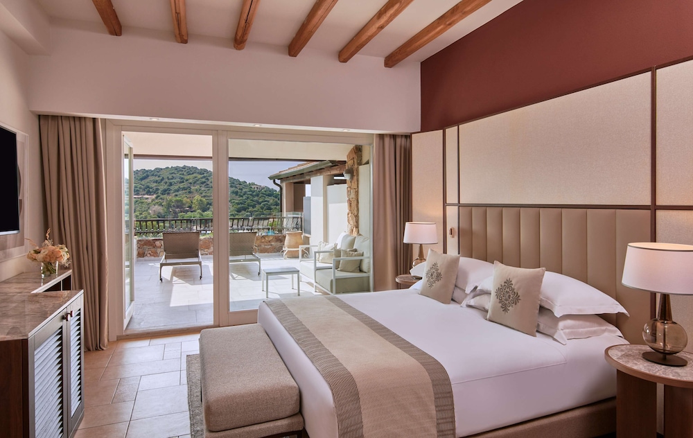 Deluxe Room, 1 King Bed (Laguna Deluxe Room)