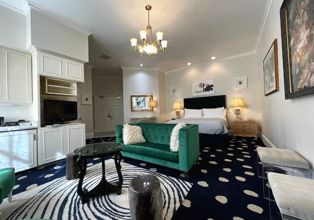 King Grand Suite photo 1
