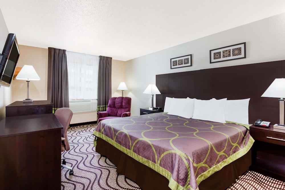 Standard Room, 1 King Bed - Photo 3