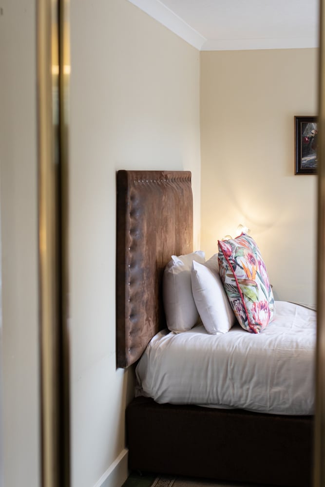 Single Room photo 3