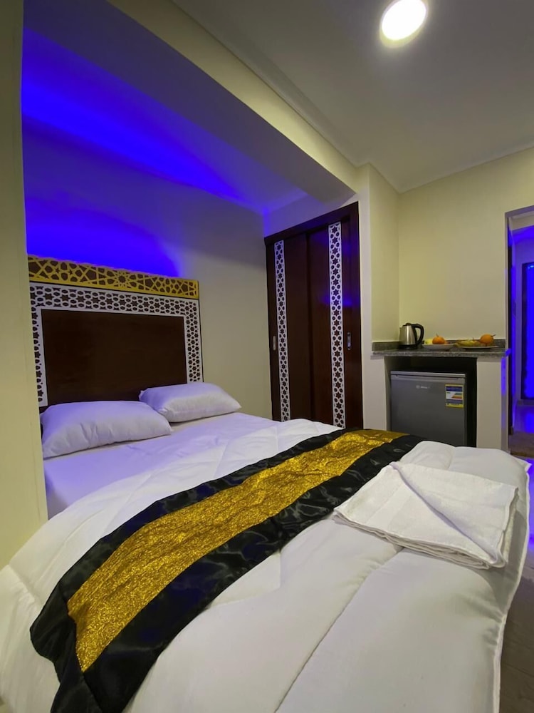 Deluxe Double or Twin Room - Photo 7