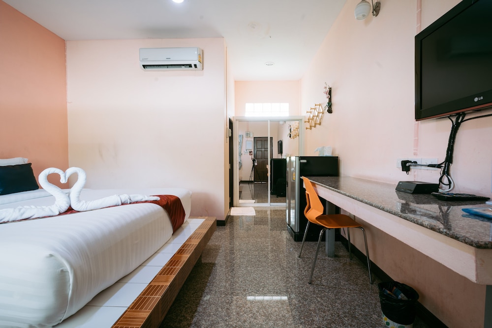 Deluxe Double Room, 1 King Bed, Non Smoking photo 1