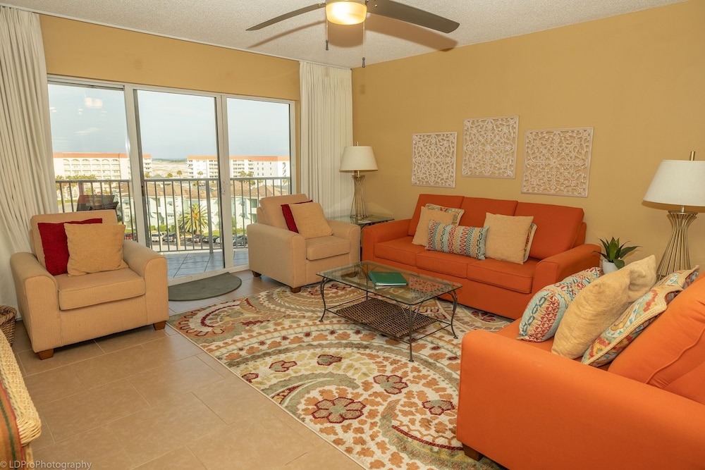Condo, 2 Bedrooms