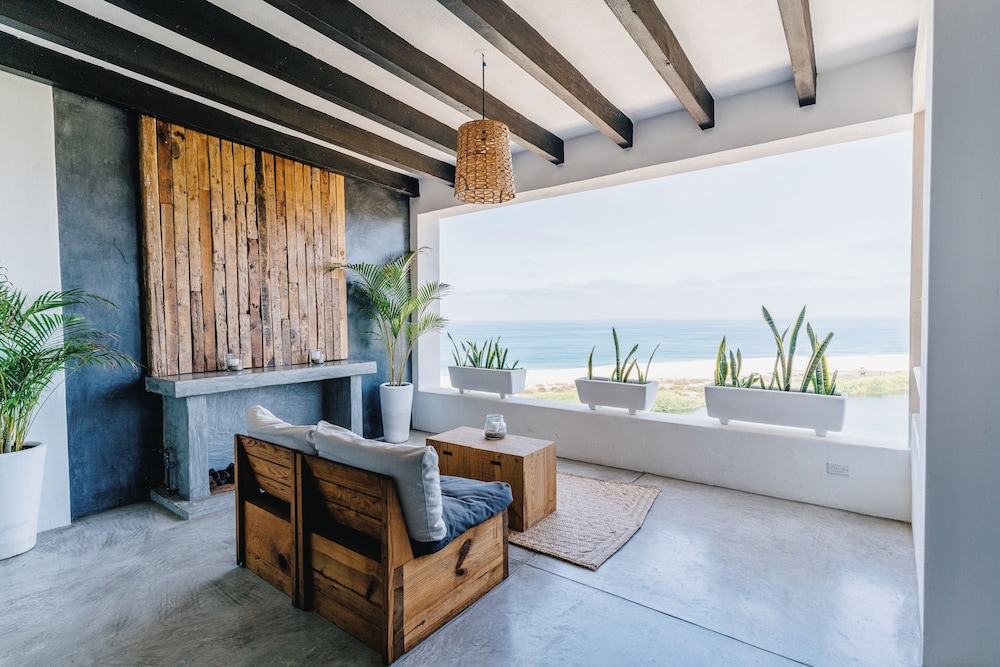 Suite #5 Ocean View King with Kitchen photo 3
