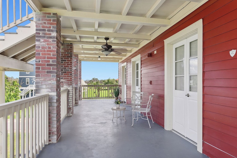 Oak Cottage Suite 101 photo 2