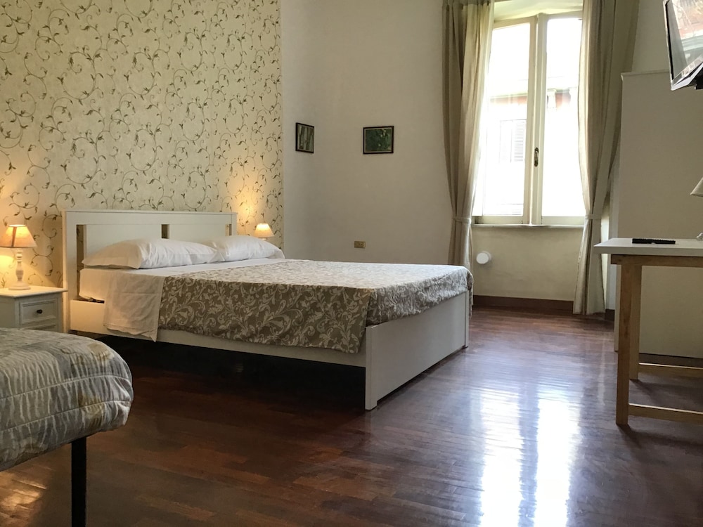Comfort Triple Room, Private Bathroom (External)