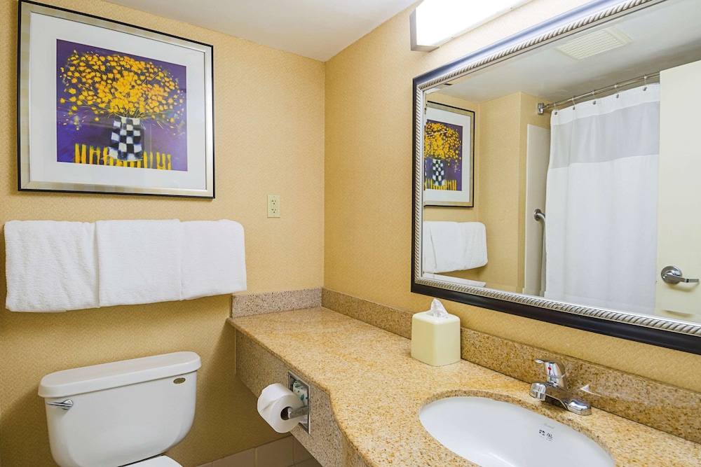 Standard Room, 2 Double Beds, Non Smoking - Photo 4