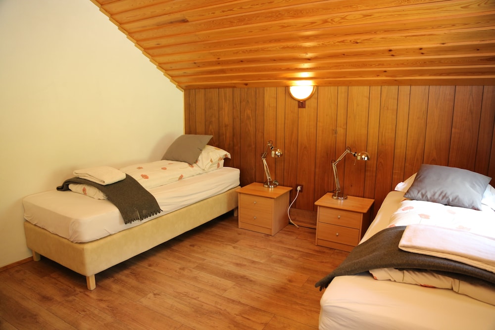 Triple Room, 3 Twin Beds, Non Smoking photo 3