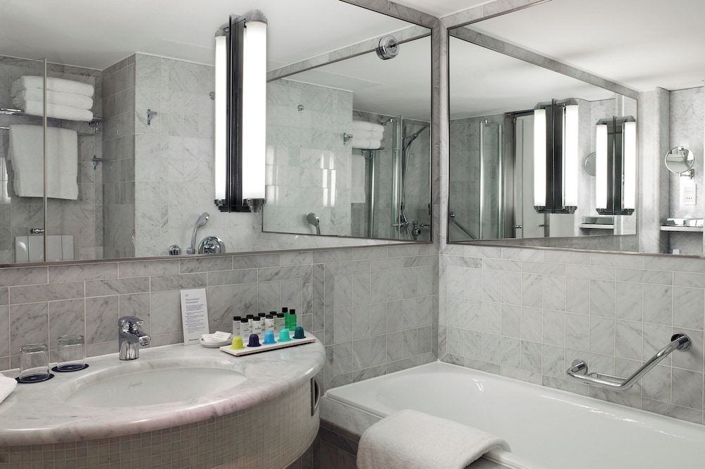 Junior Suite, 1 Double Bed - Photo 5