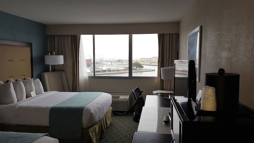 Room, 1 King Bed, Non Smoking, City View - Photo 2