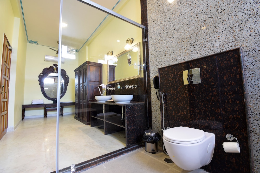 Royal Suite Room - Photo 13