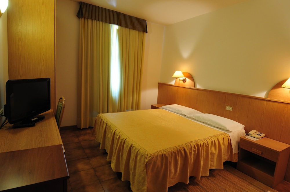Economy Double Room - Photo 2