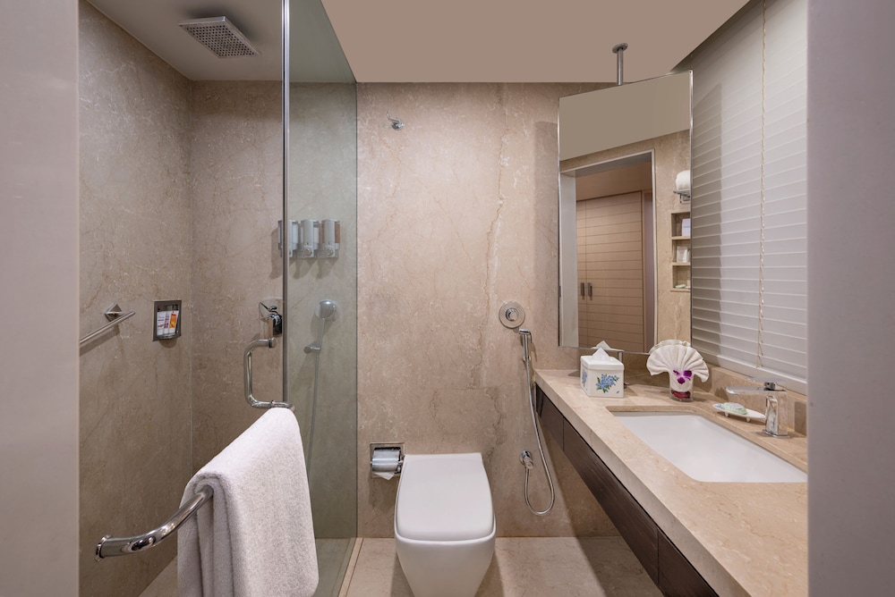 Deluxe Room, 1 Queen Bed, Garden View (Superior Room)