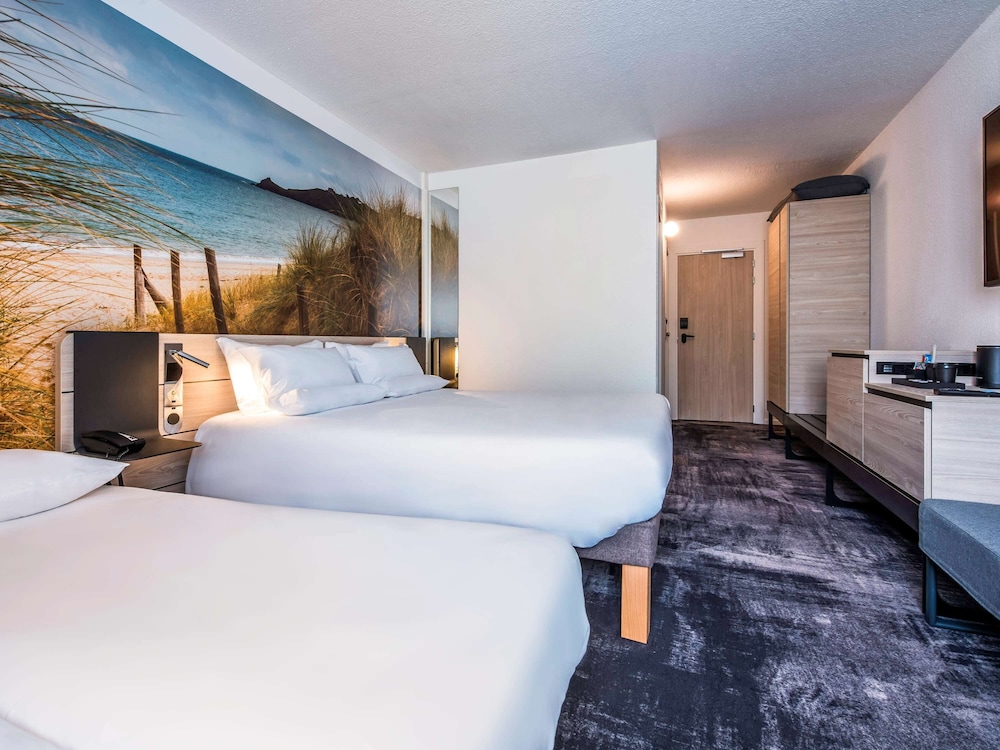 Classic Room, Multiple Beds - Photo 2