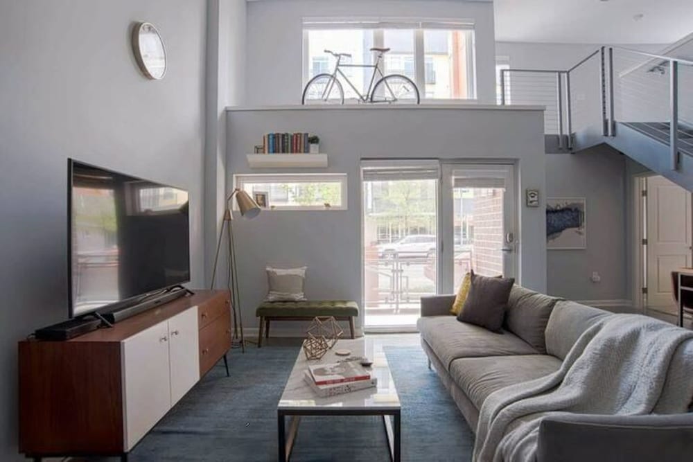 Cozysuites TWO Stylish Apts Monument Circle Indy, Photo 68