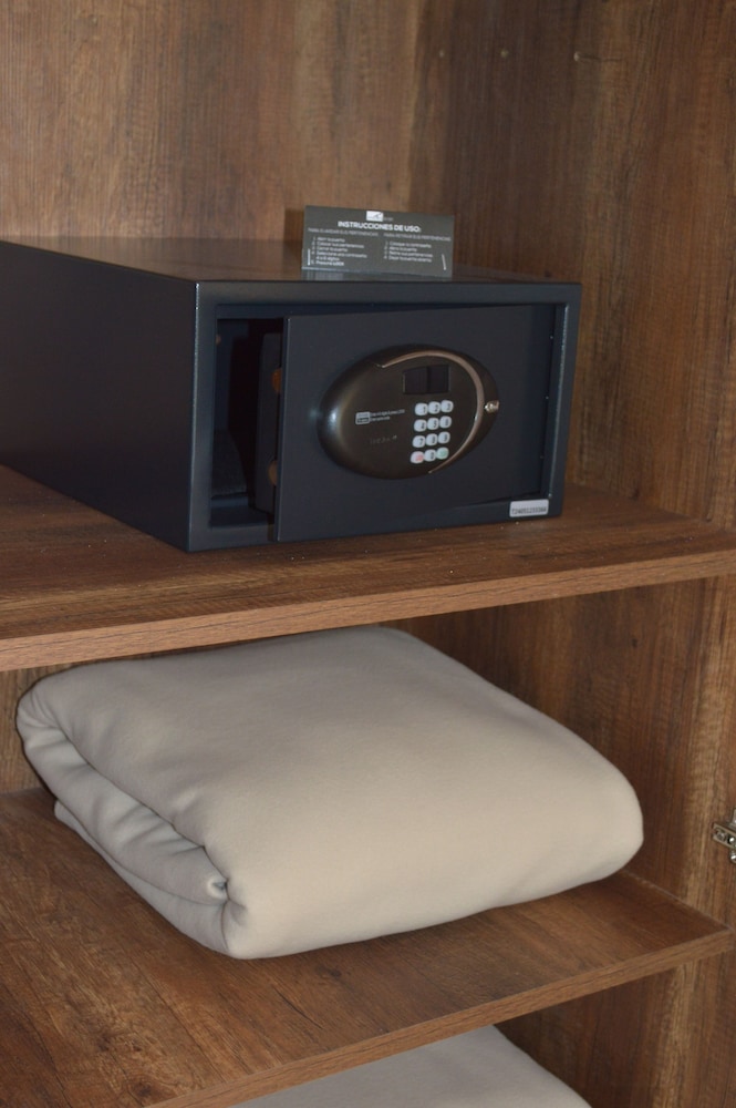 Deluxe Studio Suite