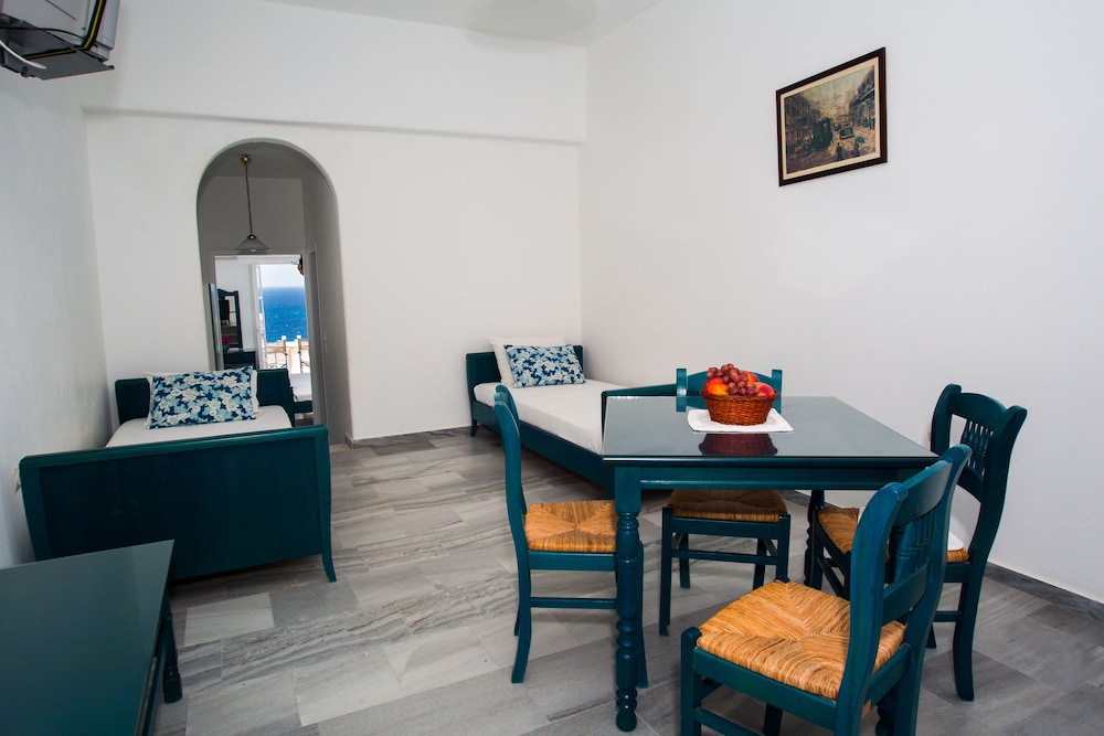 Basic Apartment, 2 Bedrooms, Partial Sea View