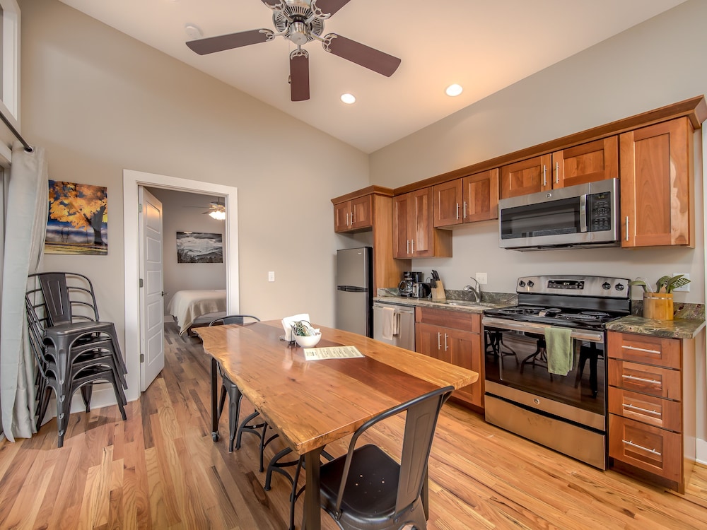 Luxury Cabin, 1 Bedroom, Balcony, Mountainside photo 3