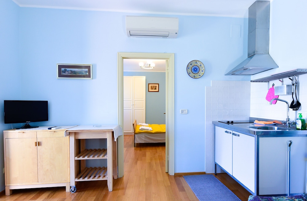 Comfort Apartment, 1 Bedroom, Private Bathroom, Garden View photo 3