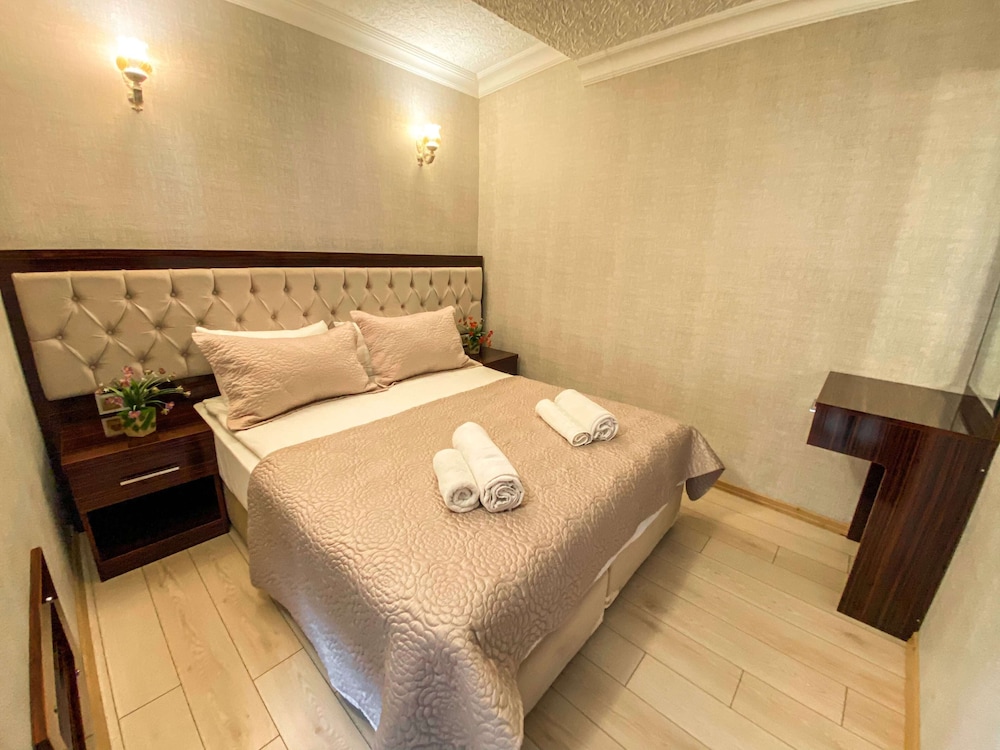 Deluxe Suite photo 2