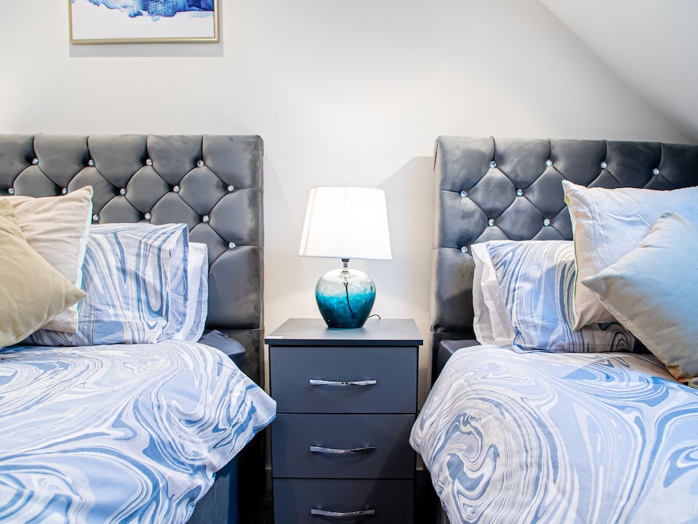 Bv Luxe 3 Slaapkamer Stadswoning in Bed Cliff Oaks, Foto 16
