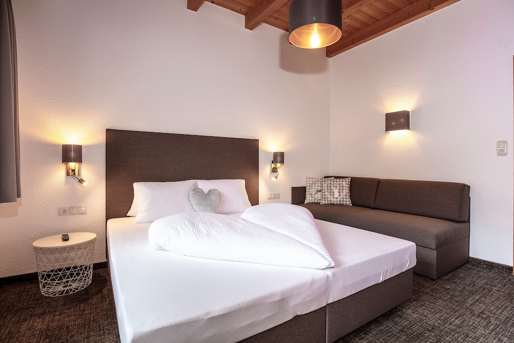 Family Apartment, 3 Bedrooms, Kitchen, Mountain View