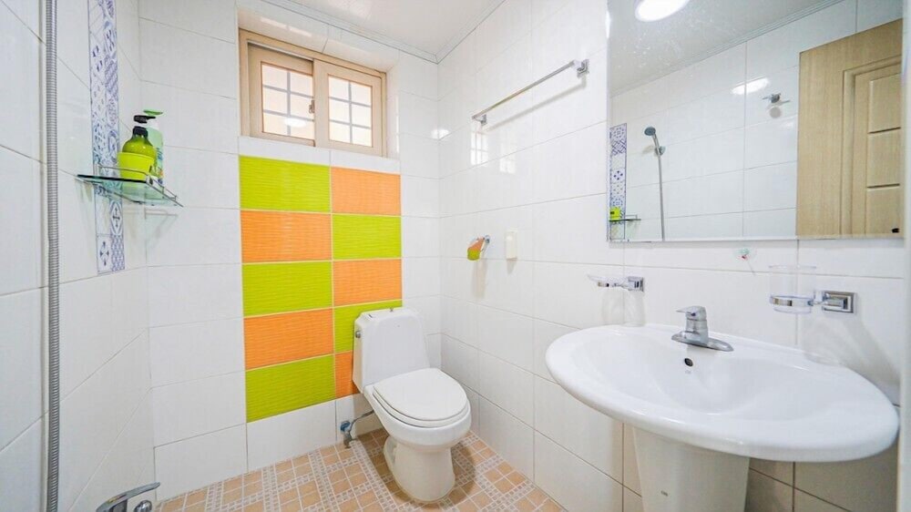 Room (Room 102) photo 3