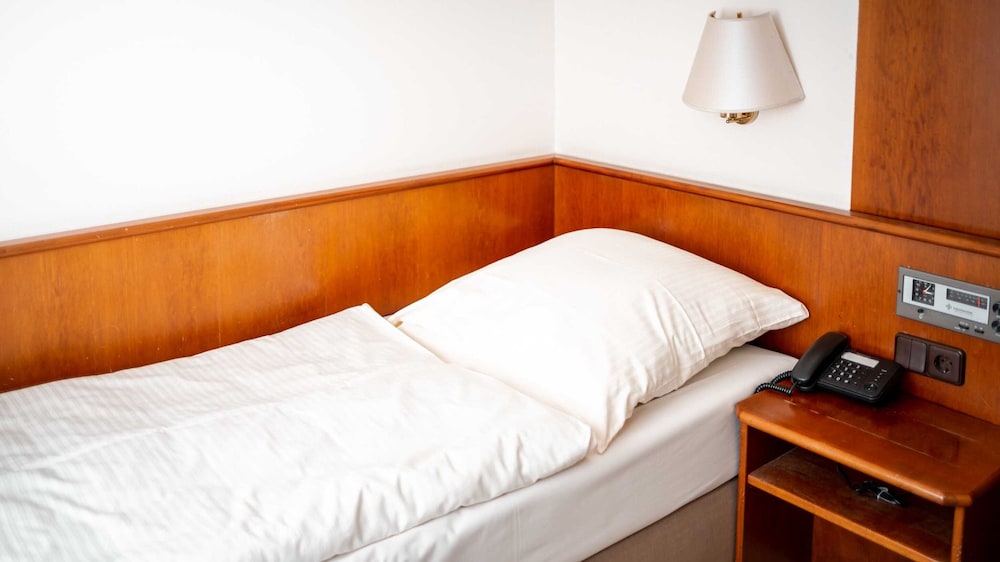 Basic Single Room, 1 Twin Bed