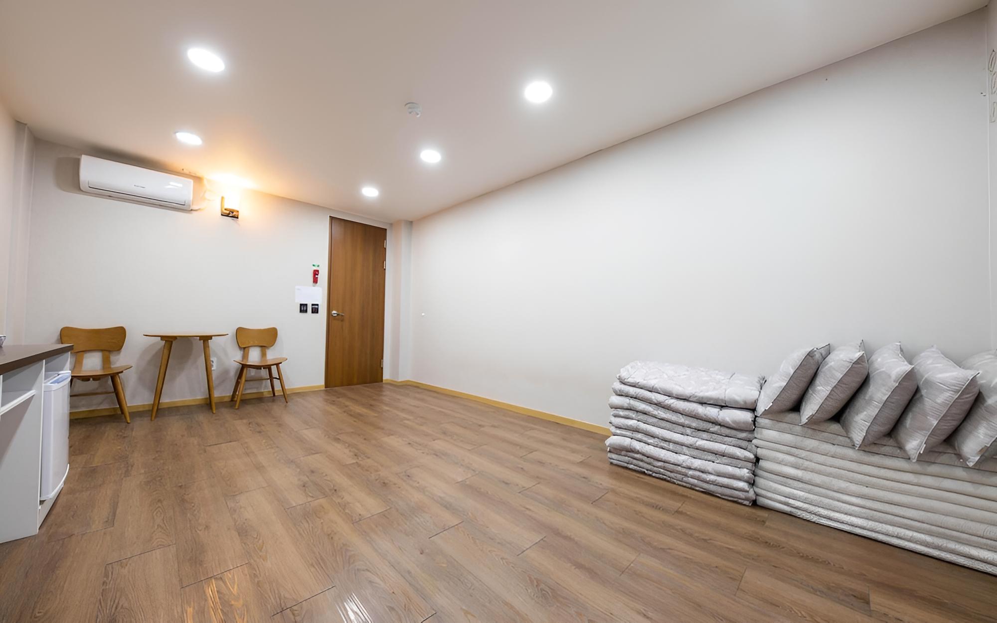 Room (Ondol (large)) - Photo 1