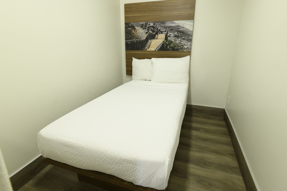 Family Triple Room, 1 Bedroom, Non Smoking, Refrigerator & Microwave photo 3