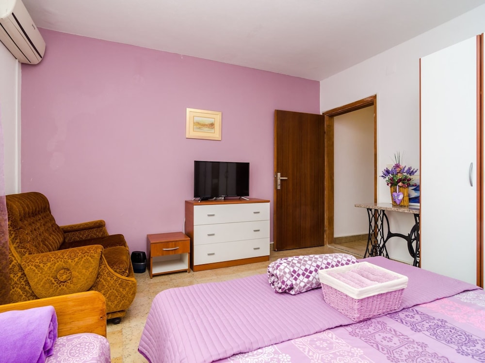 Apartment photo 1