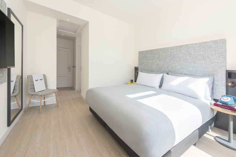 The Studio & Innside Room (2+3)