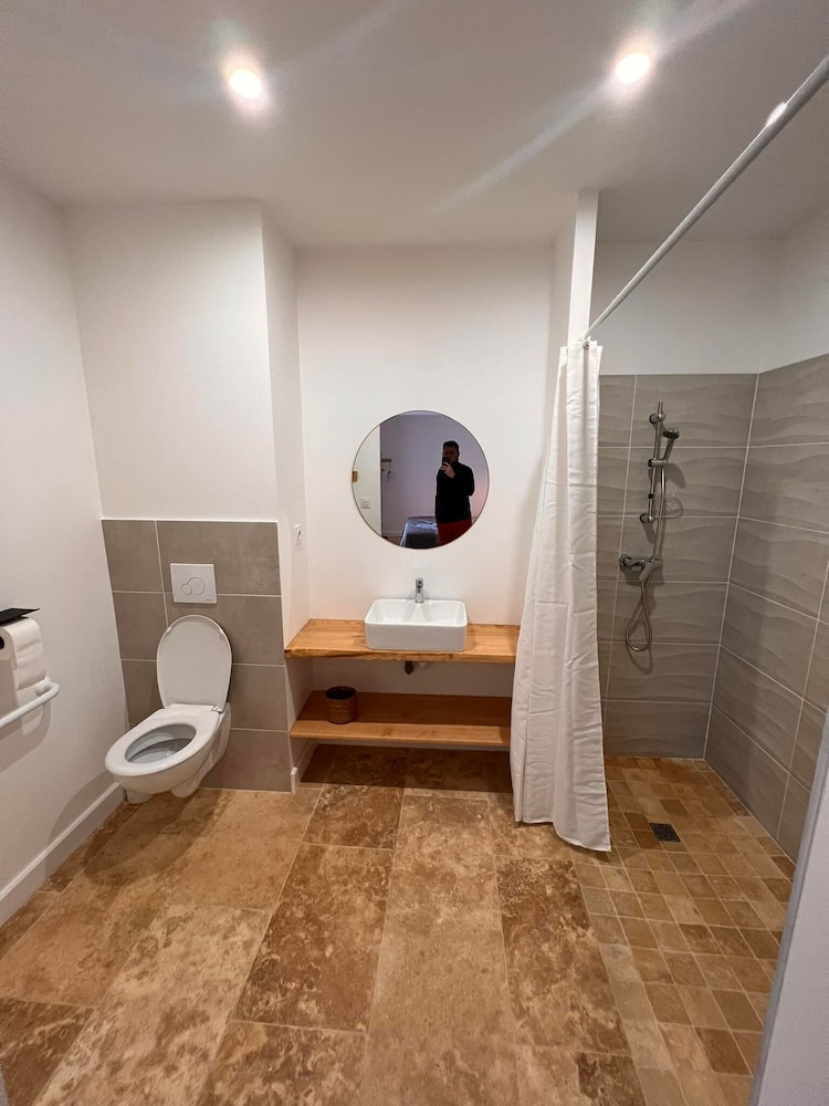 Chambre Confort Double ou avec lits jumeaux, accessible aux personnes à mobilité réduite (Mouline) - Photo 5