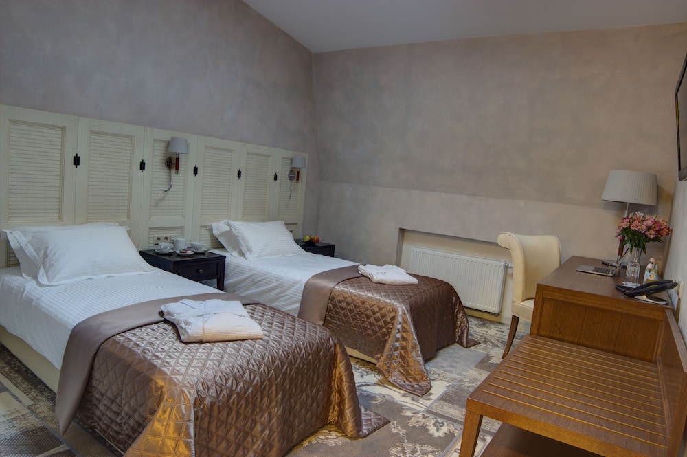 Standard Mansard Room photo 3