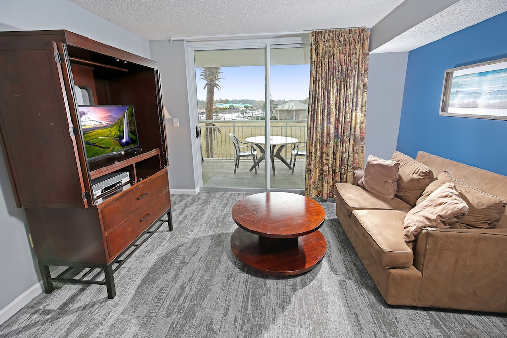 Yacht Club 3 Bedroom King photo 3