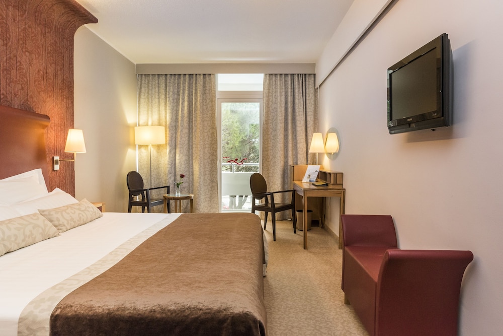 Classic room with balcony, Park side - Photo 5