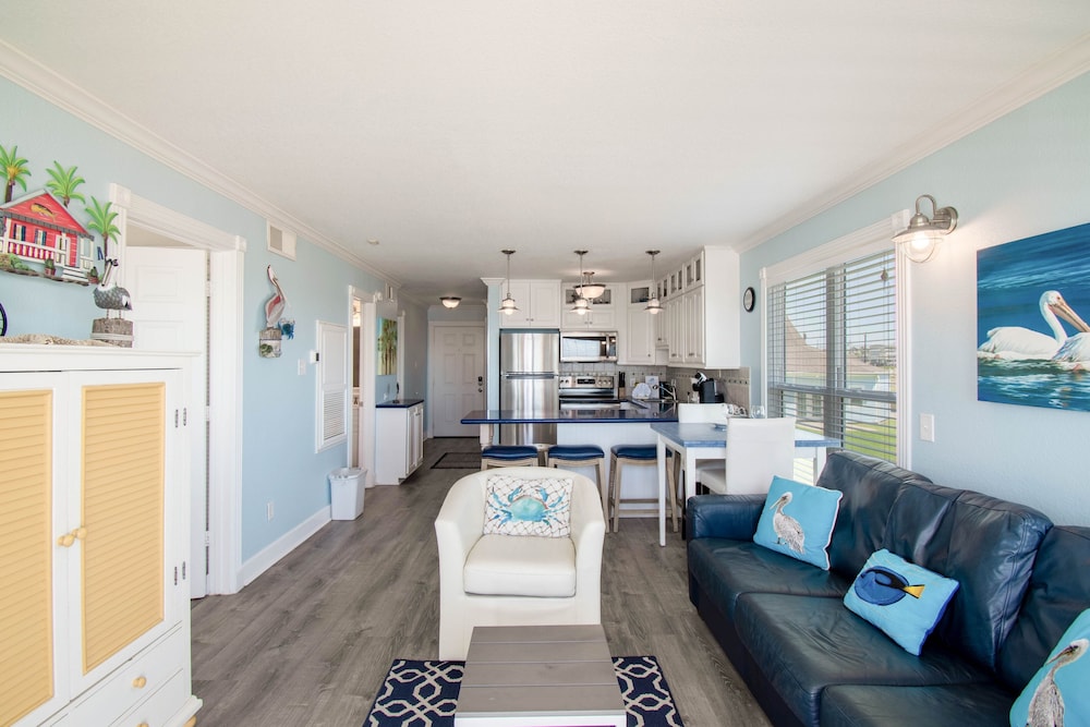 Condo, 2 Bedrooms
