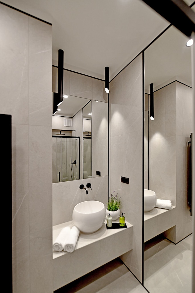 Standard Twin Room - Photo 5