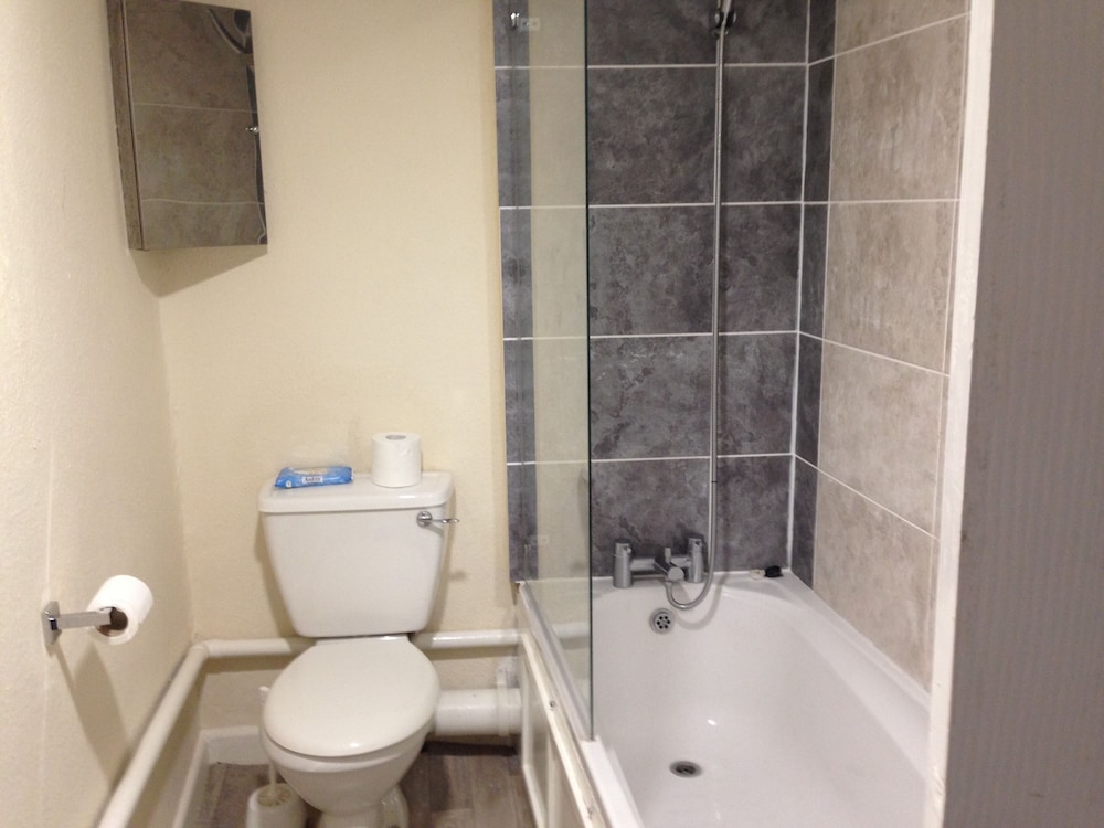 Comfort Single Room, Ensuite (Grey Room) photo 3