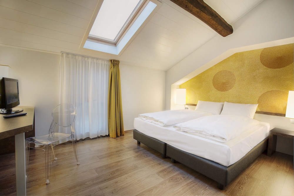 Double or Twin Room photo 3
