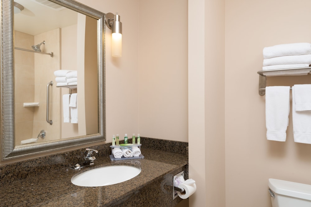 Suite, Multiple Beds (Additional Living Area) - Photo 2