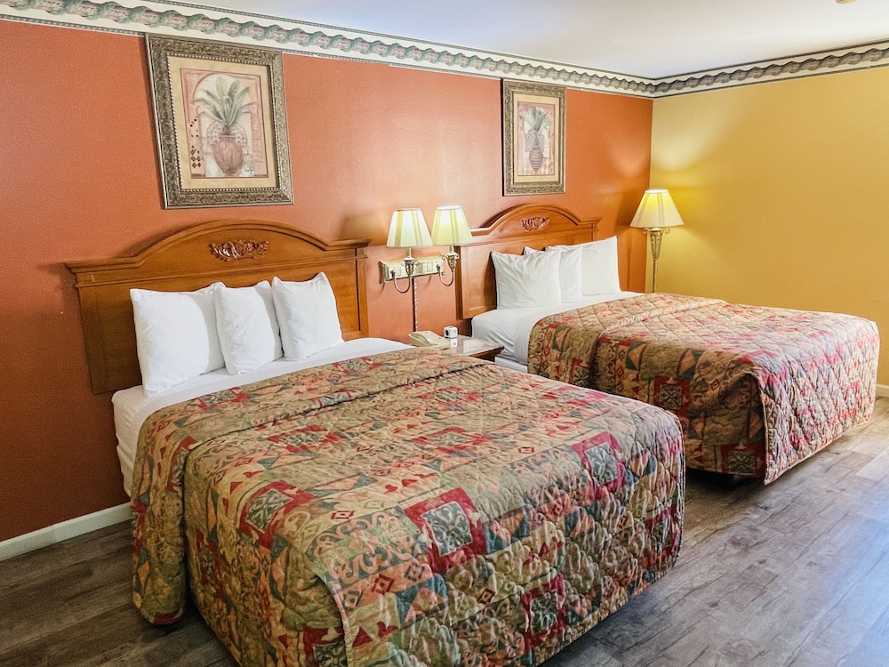 Suite, 2 Queen Bed with sofa bed, Non-Smoking