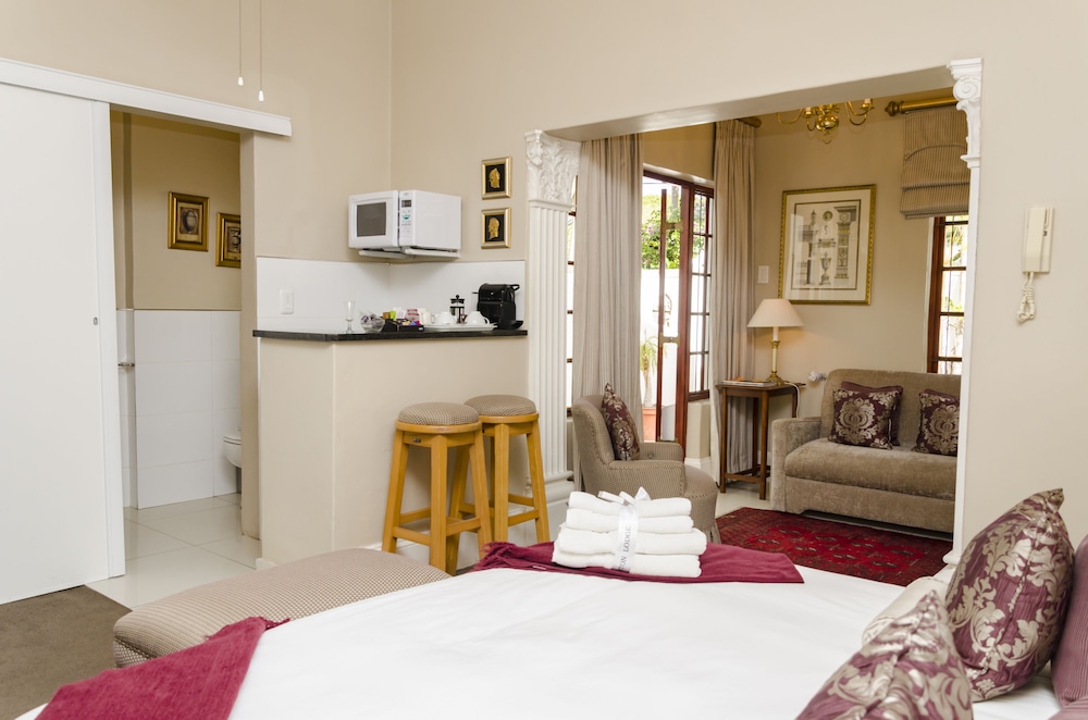 Luxury Room (1) - Photo 11