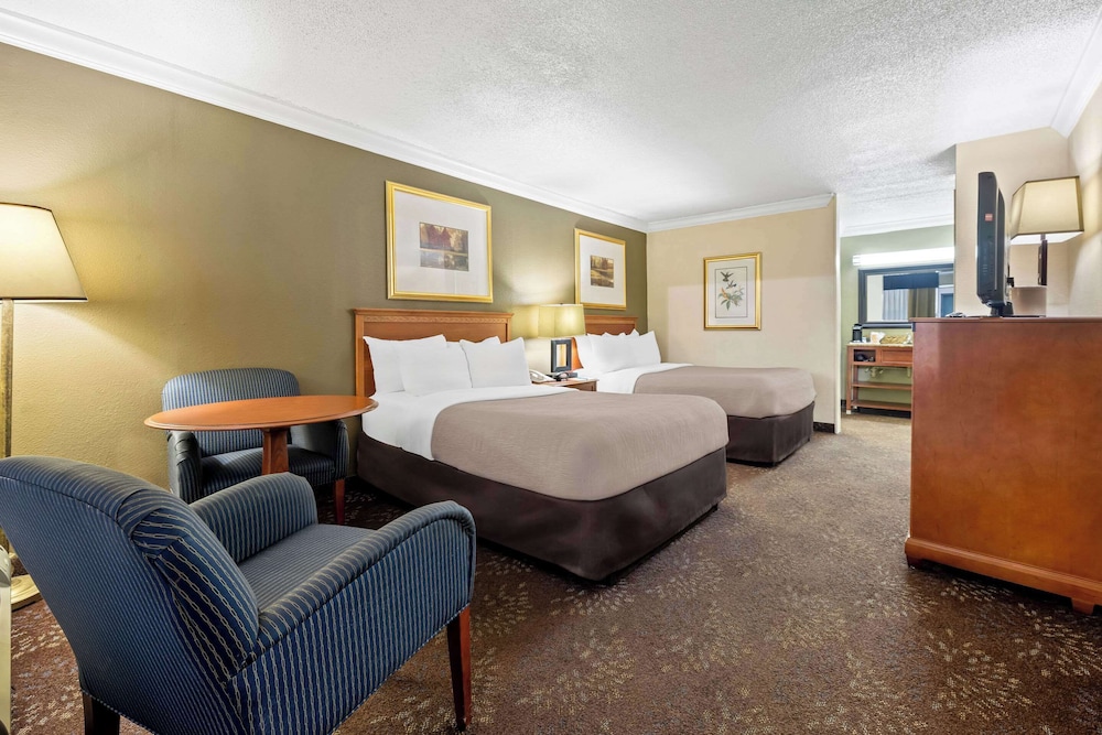 Standard Room, 2 Double Beds, Non Smoking