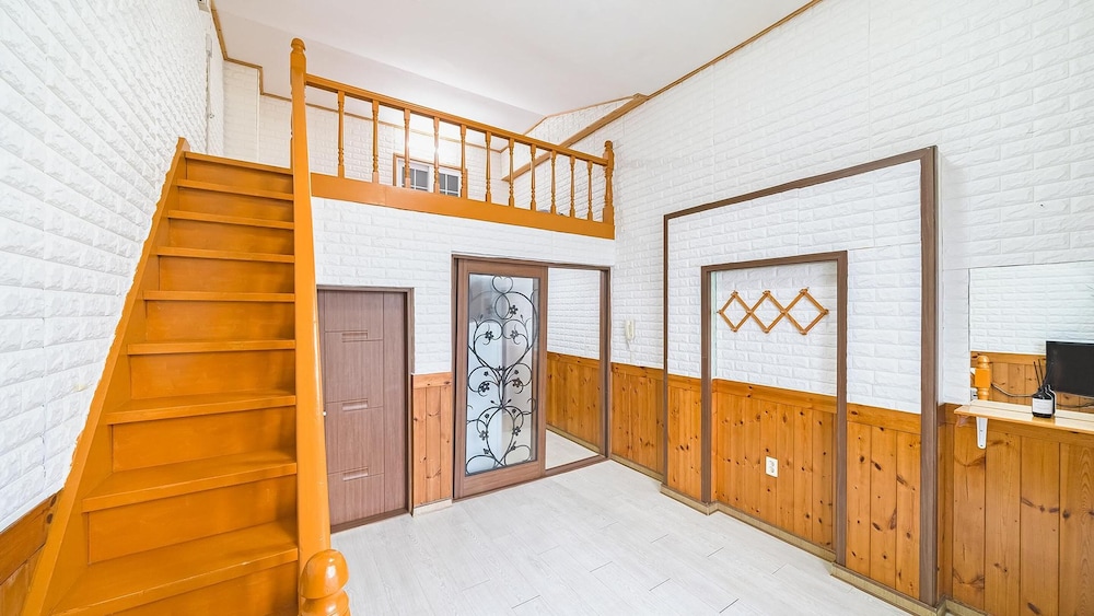 Basic Room, 1 Bedroom (202(Oceanview)) - Photo 6