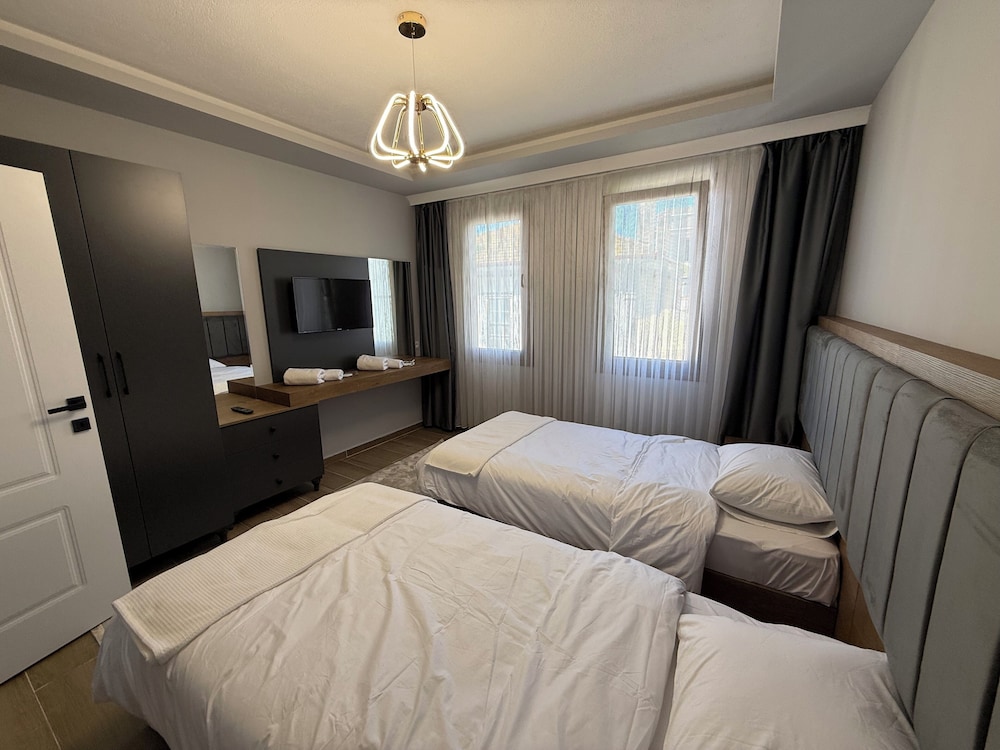 Deluxe Apartment, Balcony, Garden View