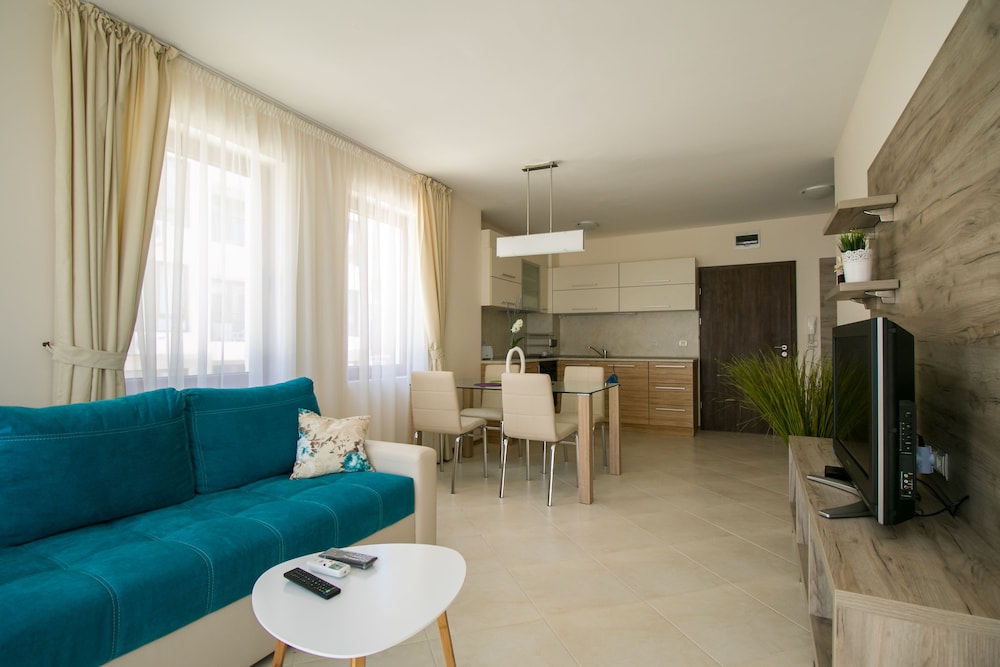 Family Apartment, 1 Bedroom, Sea View, Beachfront